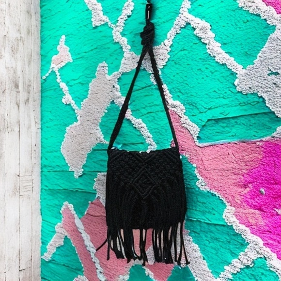NEW Crochet Tassle Hipster Crossbody Bag Handwoven Straw Braided Bohemian Black - Picture 1 of 15